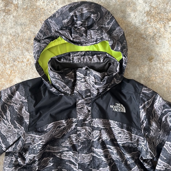Boys The North Face Wind Breaker - Picture 2 of 7